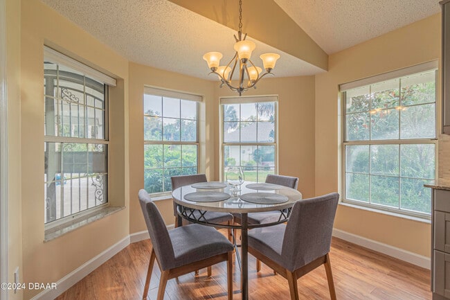 Building Photo - 6236 Clover Bend Dr