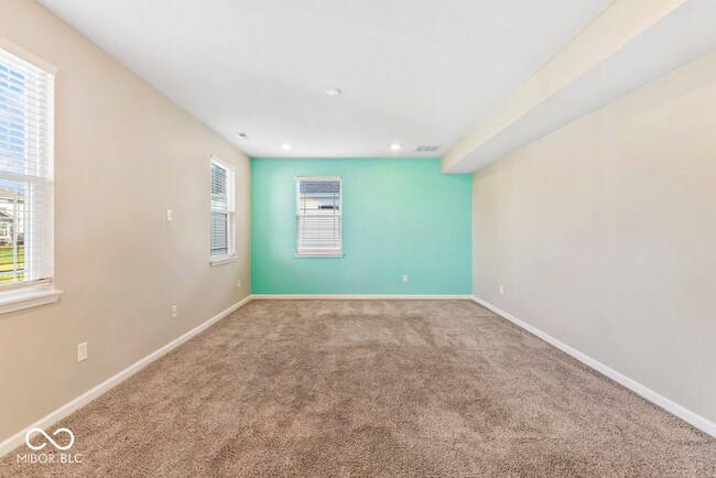 Building Photo - 6874 Nottingham Ln