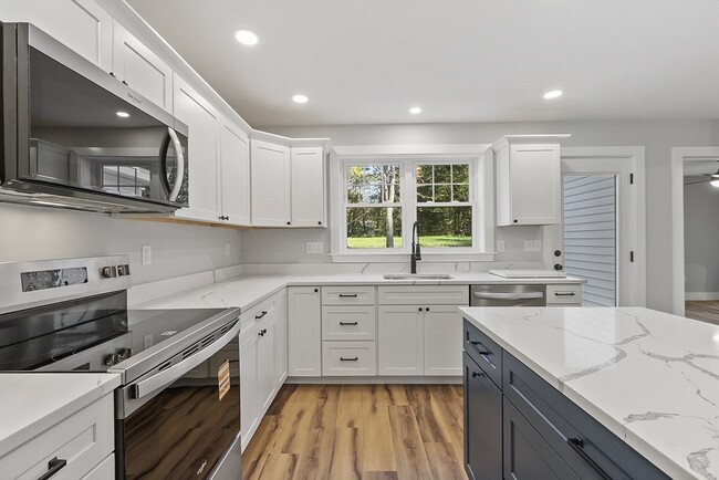 Building Photo - 18 Buttonwood Pl
