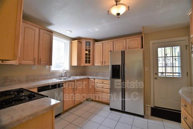 Building Photo - 2111 Lowell Blvd