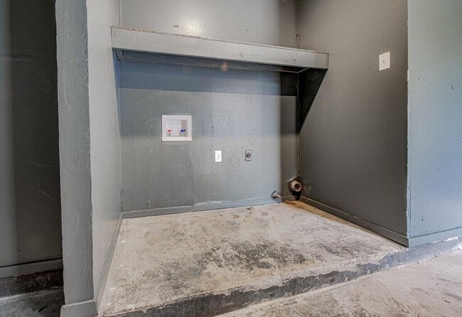 Building Photo - 1306 Bonnie Brae St