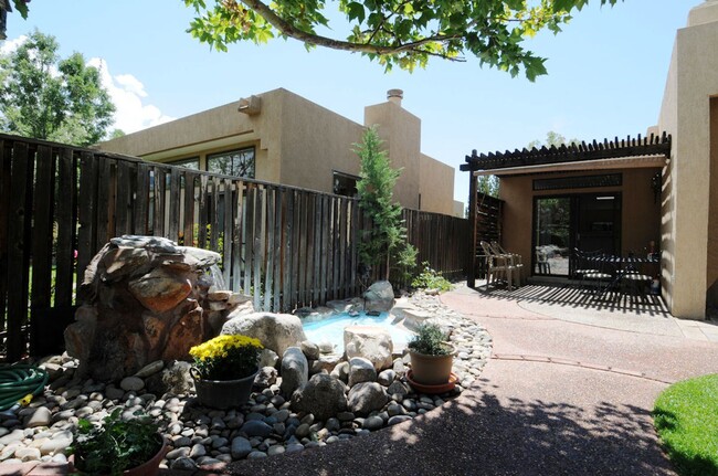 Building Photo - Sandia Heights Gem