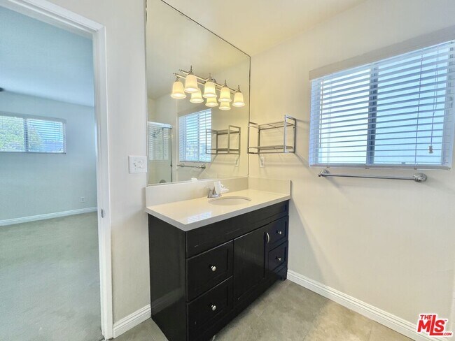 Building Photo - 1552 Berkeley St