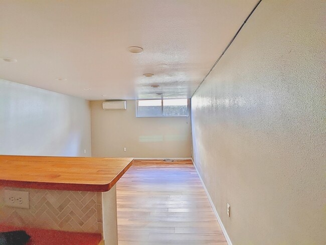 Building Photo - 5404 NE 54th Ave