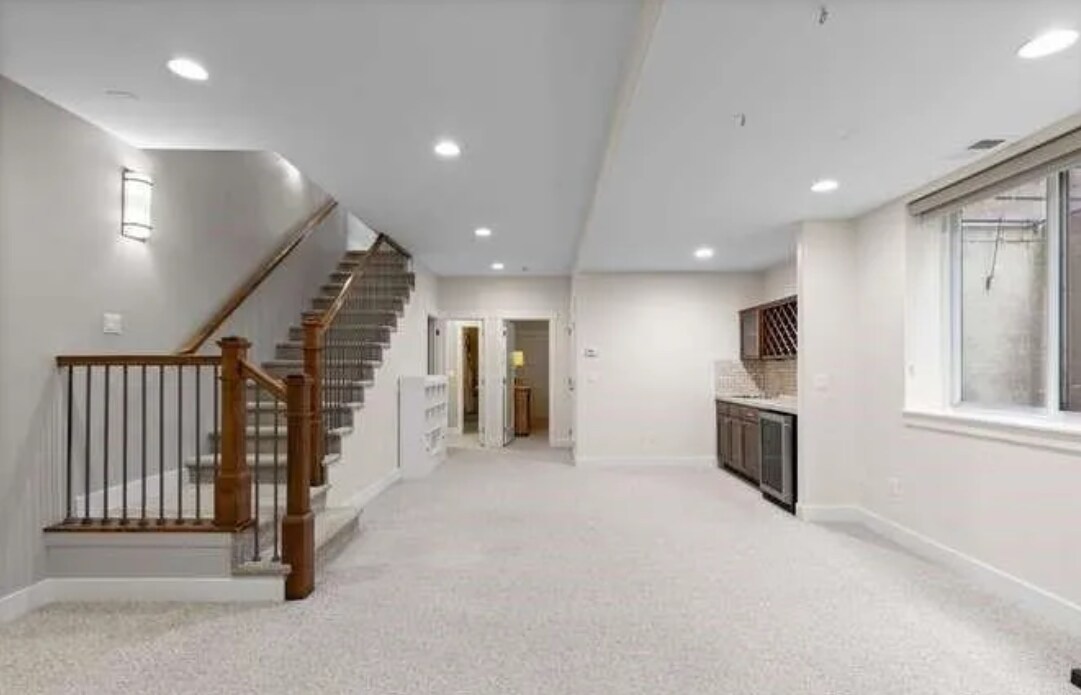 Building Photo - 965 S Clarkson St