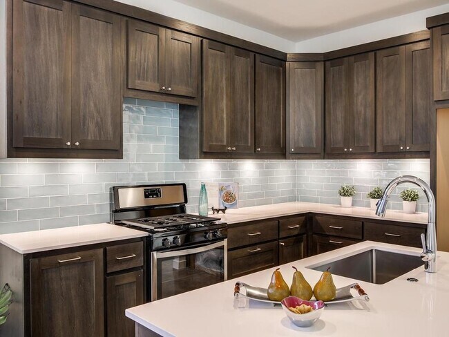 Building Photo - 5600 William Holland Ave