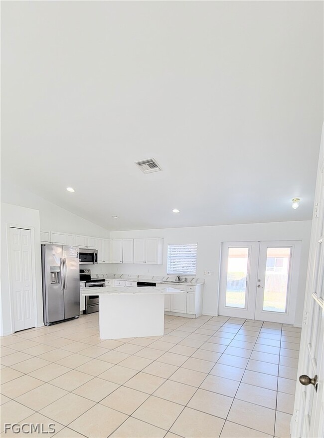 Building Photo - 718 Altair Ave