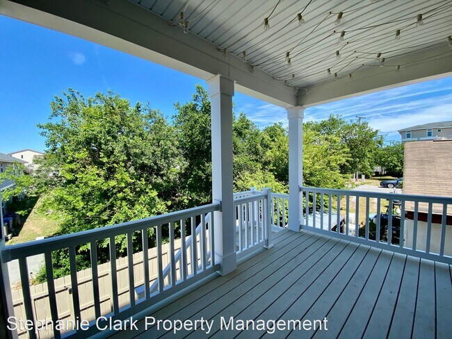 Building Photo - 3 br, 3.5 bath House - 4450 Lookout Road #B