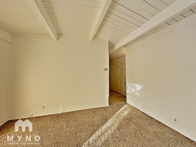 Building Photo - 942 Curti Dr