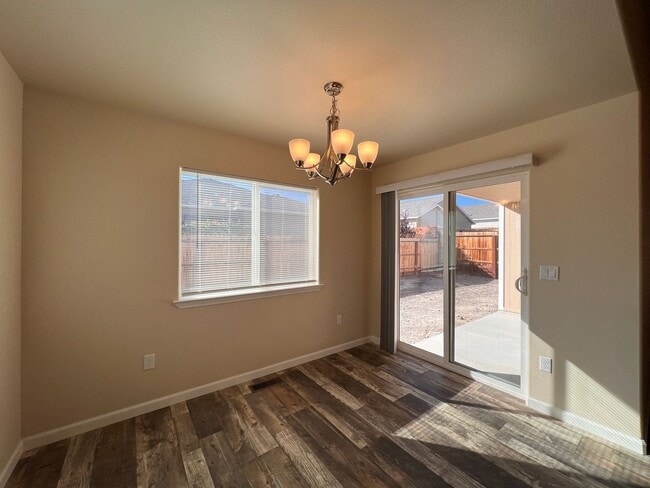 Building Photo - ~~Newer 3 BEDROOM Fernley Home~~