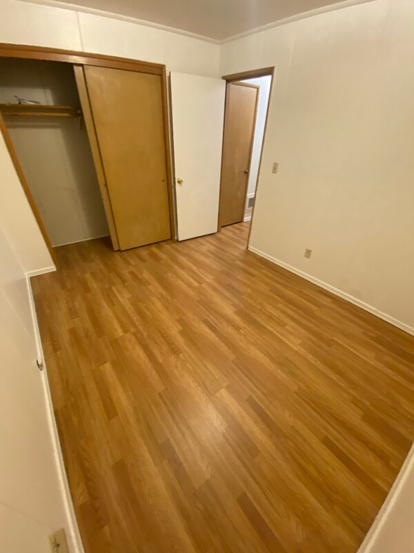 Building Photo - 211 N 16th Ave