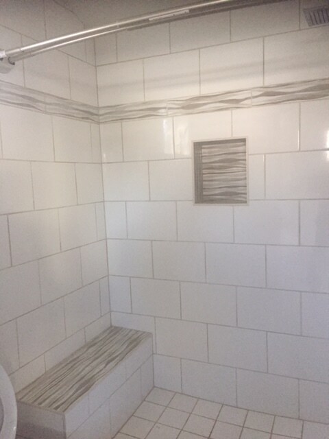 Shower - 17914 Bullock St