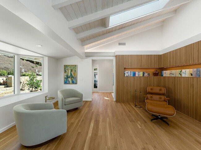 Building Photo - 1057 Monte Dr