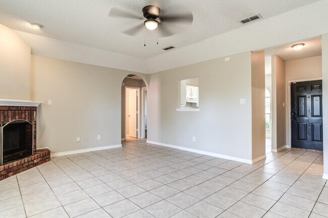 Building Photo - 6113 6th St