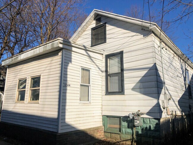Building Photo - 1244 Wieland Pl NW