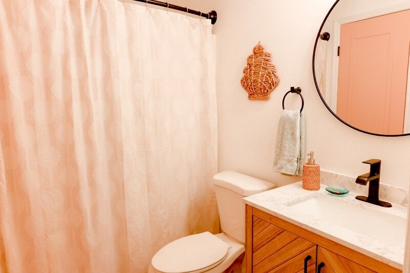 Building Photo - 1095 Plantation Dr W