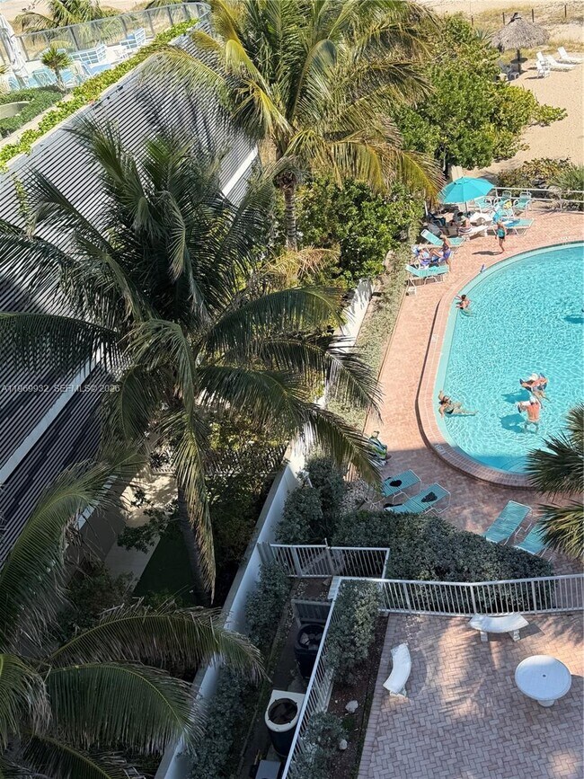 Building Photo - 710 N Ocean Blvd