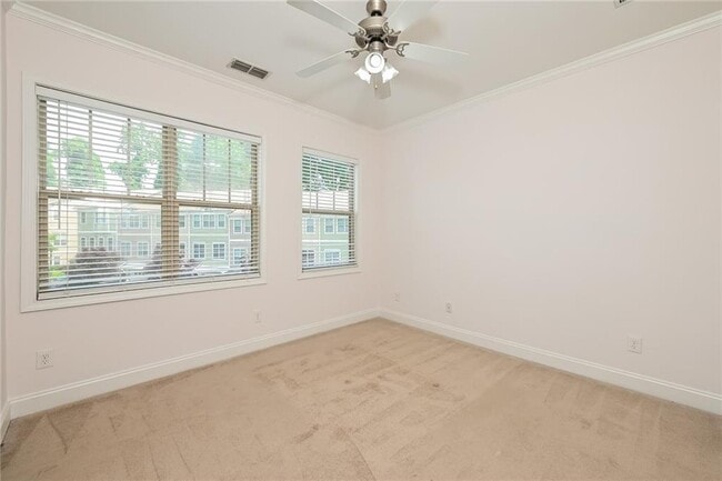 Building Photo - 1915 Sterling Oaks Cir NE