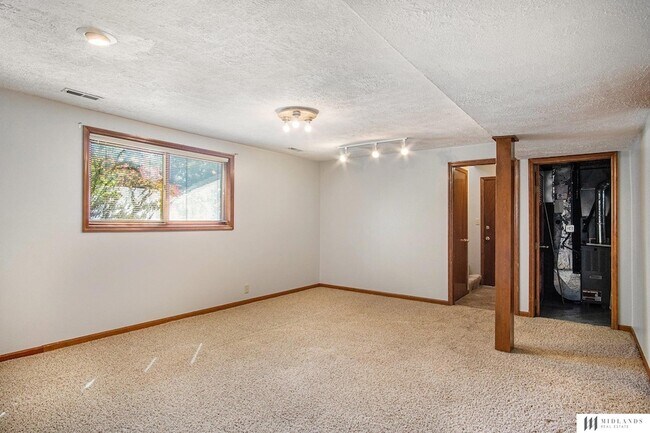 Building Photo - 13946 Arbor Cir