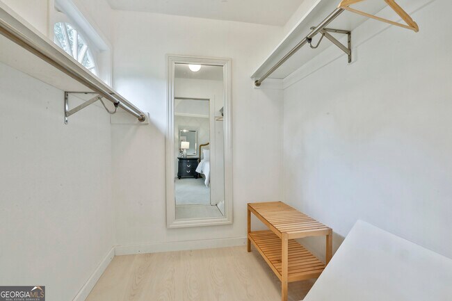 Building Photo - 245 Woodsong Dr