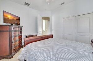 Building Photo - 827 SW Grand Reserves Blvd