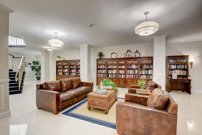 Building Photo - 333 NE 21st Ave