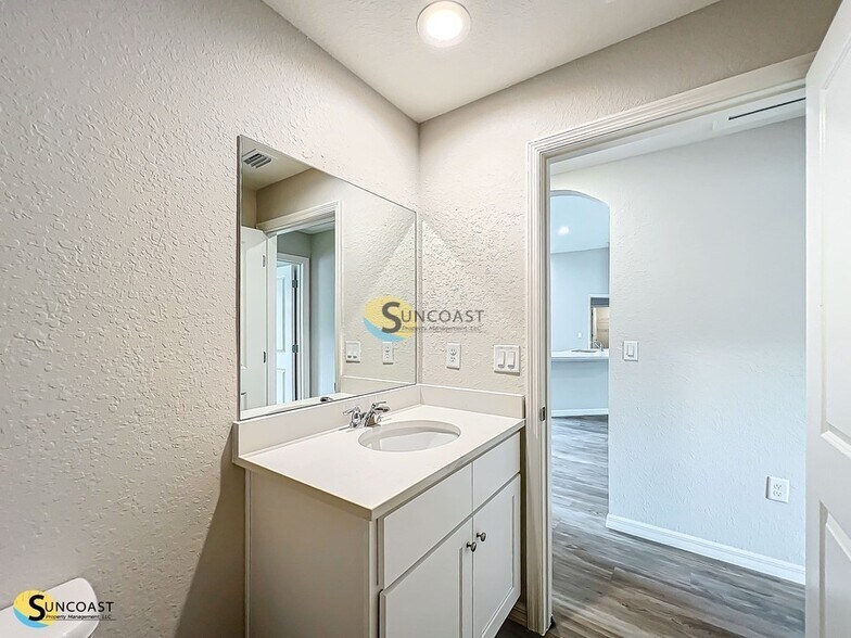 Building Photo - 3156 W Barberton Pl