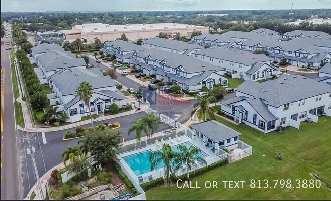 Building Photo - 1415 Summergate Dr