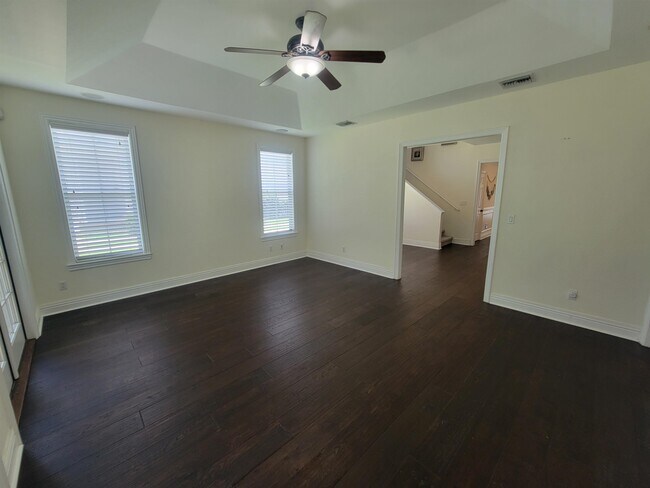 Building Photo - 3773 Overlook Dr