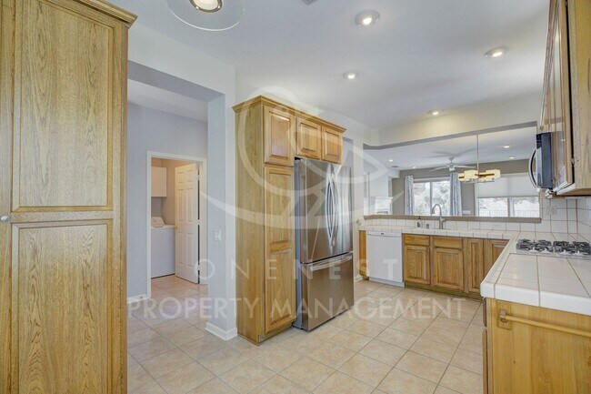 Building Photo - 400 Lilypond Ln