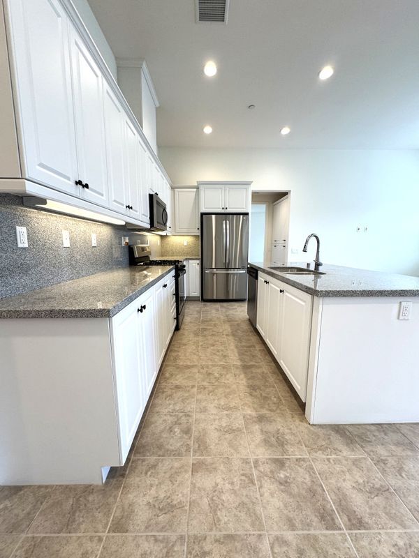 Building Photo - 64 Parkwood