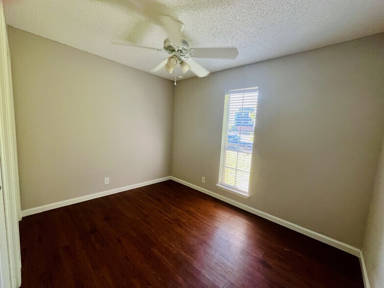 Unit A Bedroom 1 - window - 8007 Brockman St