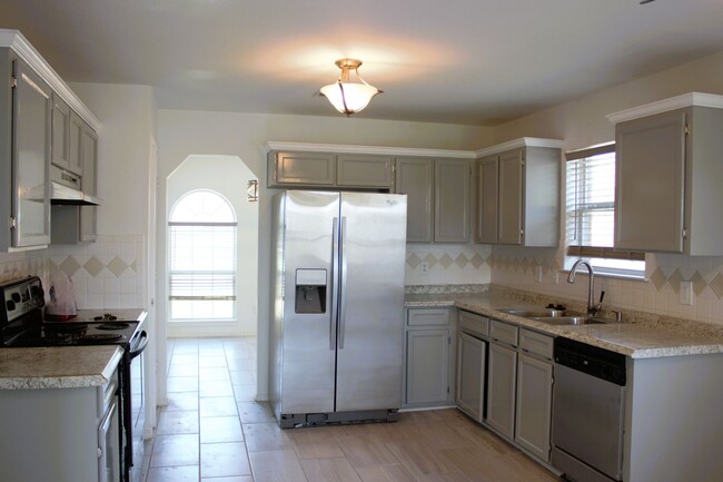 Building Photo - TWO WEEKS FREE RENT!!!!! Newly Remodeled K...