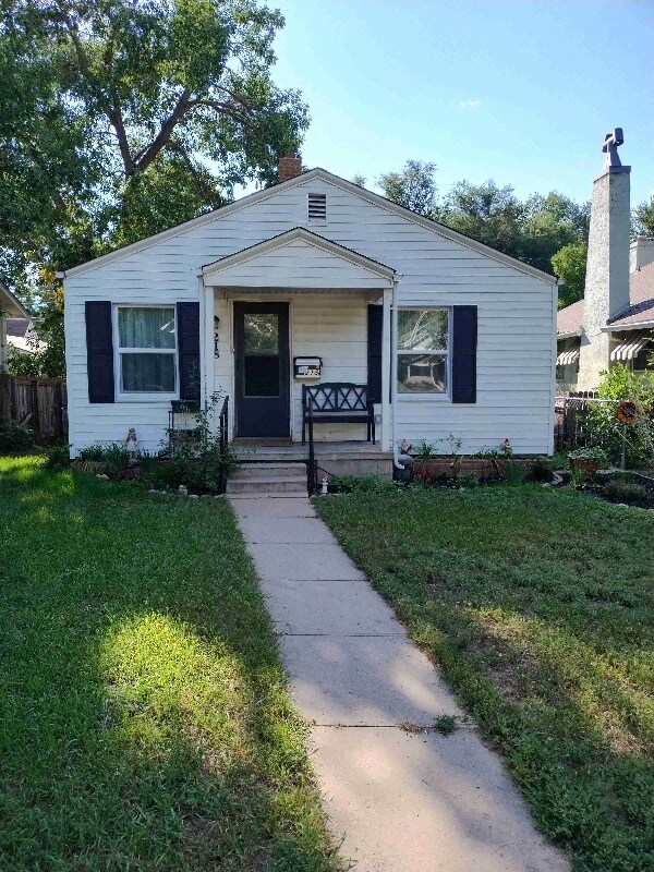 Primary Photo - 218 Custer Ave