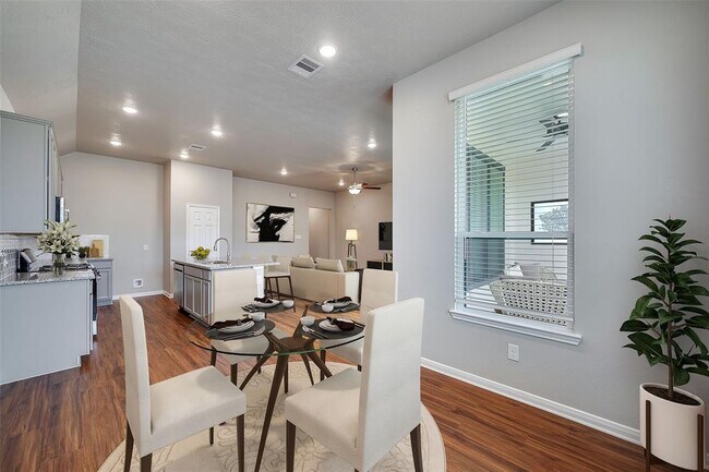 Building Photo - 1026 Tomball Downs Dr