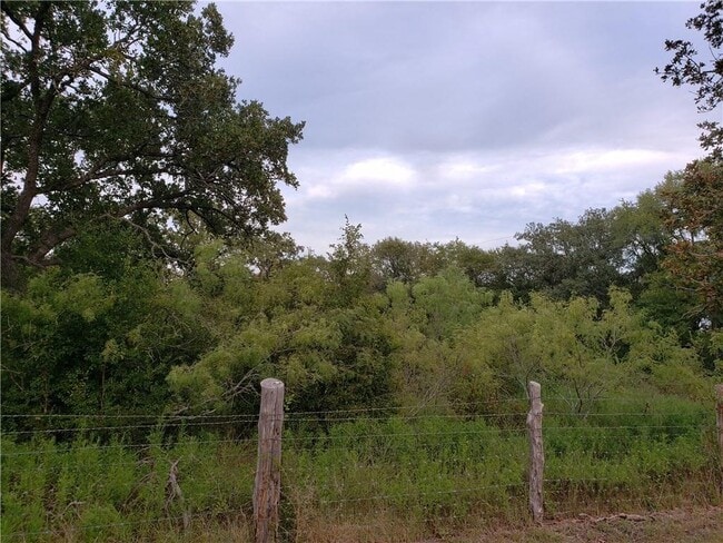 Building Photo - 18901 Hogeye Rd