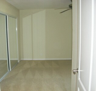 Master Bedroom entry - 615 Fredricks Ave