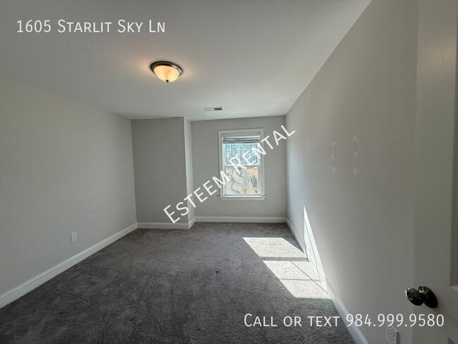 Building Photo - 1605 Starlit Sky Ln