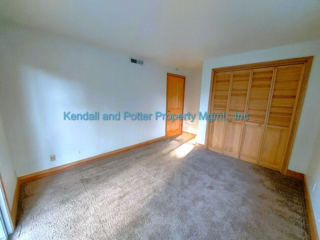 Building Photo - Unique Yacht Harbor 3bed/2bath Home with S...