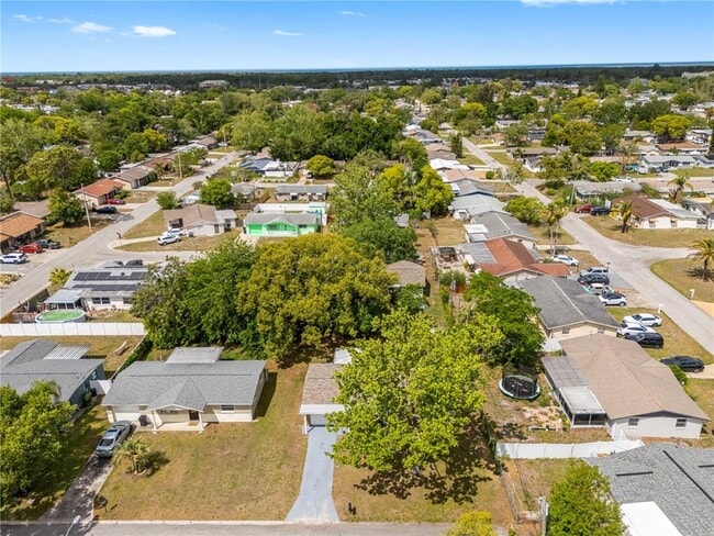Building Photo - 10803 Hyssop St