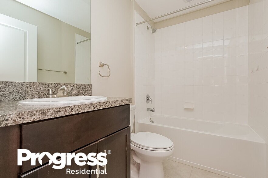 Building Photo - 5518 Rainwood Meadows Dr