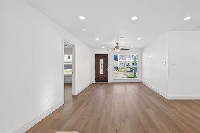 Building Photo - 1823 Chippendale Rd