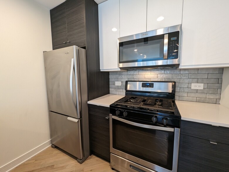 Building Photo - 1014 W Grace St