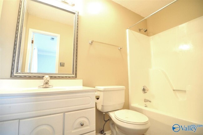 Building Photo - 1200 SE Maebeth Cir