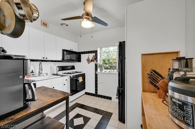 Building Photo - 640 Franklin Ave