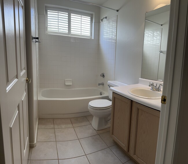 Hall Bath - 10401 N 52nd St