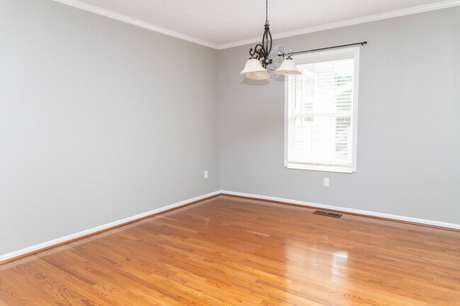 Building Photo - Beautiful!!!! Move in Ready!