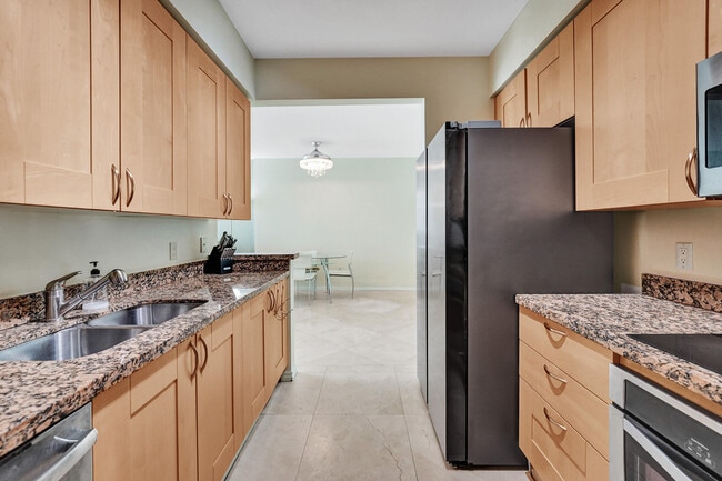 Building Photo - 350 SE 2nd St