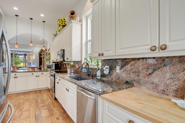 Building Photo - 6763 Rothschild Cir