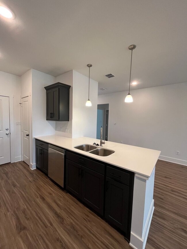 Interior Photo - The Glen